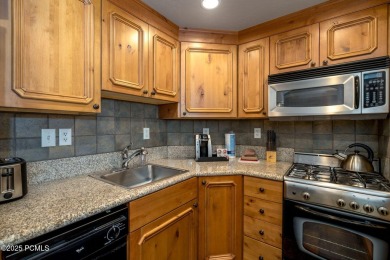 Alpine living at it's best, fully furnished, first floor condo on Homestead Golf Club and Resort in Utah - for sale on GolfHomes.com, golf home, golf lot
