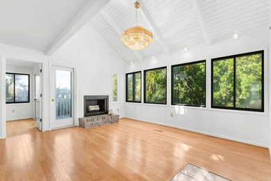 Adorable 2-bedroom, 2.5-bath Sealoft Villa. Wood-burning on The Seabrook Island Club in South Carolina - for sale on GolfHomes.com, golf home, golf lot