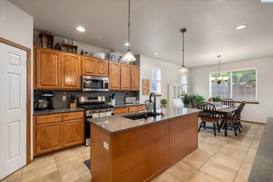 Tucked into Loden Greens, in the middle of Canyon Lakes.  Step on Canyon Lakes Golf Course in Washington - for sale on GolfHomes.com, golf home, golf lot