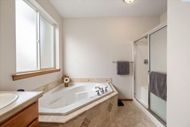 MLS# 290107 Tucked into Loden Greens, in the middle of Canyon on Canyon Lakes Golf Course in Washington - for sale on GolfHomes.com, golf home, golf lot