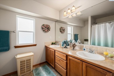 MLS# 290107 Tucked into Loden Greens, in the middle of Canyon on Canyon Lakes Golf Course in Washington - for sale on GolfHomes.com, golf home, golf lot