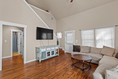 585 Pinehurst Drive offers the perfect blend of comfort, privacy on Rayburn Country Club in Texas - for sale on GolfHomes.com, golf home, golf lot