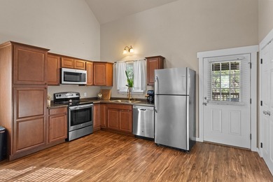 585 Pinehurst Drive offers the perfect blend of comfort, privacy on Rayburn Country Club in Texas - for sale on GolfHomes.com, golf home, golf lot