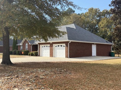 IMMACULATE HOME- MOVE IN READY LOCATED ON 8TH HOLE OF LAKEWOOD on The Links At Lakewood in South Carolina - for sale on GolfHomes.com, golf home, golf lot