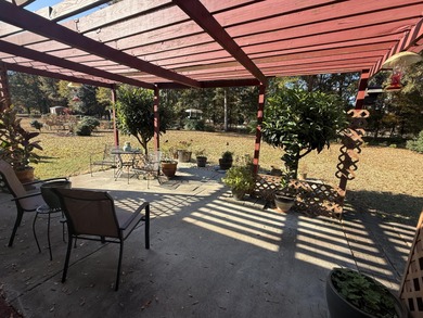 IMMACULATE HOME- MOVE IN READY LOCATED ON 8TH HOLE OF LAKEWOOD on The Links At Lakewood in South Carolina - for sale on GolfHomes.com, golf home, golf lot