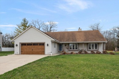 Make this well-maintained & updated 3 bedroom 2 full bath split on Dretzka Park Golf Course in Wisconsin - for sale on GolfHomes.com, golf home, golf lot