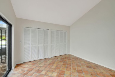 Charming 2 bedroom, 2 bathroom Villa, covered parking for 2 on The President Country Club in Florida - for sale on GolfHomes.com, golf home, golf lot
