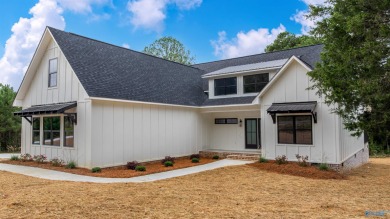 BRAND NEW HOME LOCATED NORTH FORT PAYNE AND OFFERS YOU THE WOW on Terrapin Hills Country Club in Alabama - for sale on GolfHomes.com, golf home, golf lot