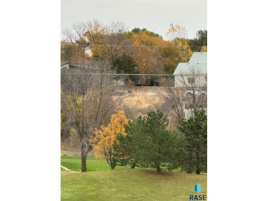 Secluded lot with engaging views ready for you to develop into on Willow Run Golf Course in South Dakota - for sale on GolfHomes.com, golf home, golf lot