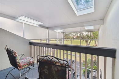 MOVE IN READY!! Beautifully maintained townhouse ideally on Carrollwood Country Club in Florida - for sale on GolfHomes.com, golf home, golf lot