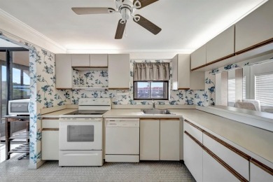 SPACIOUS 2/2 PENTHOUSE CORNER UNIT IN MANICURED 55+ LAKES OF on Inverrary Country Club in Florida - for sale on GolfHomes.com, golf home, golf lot