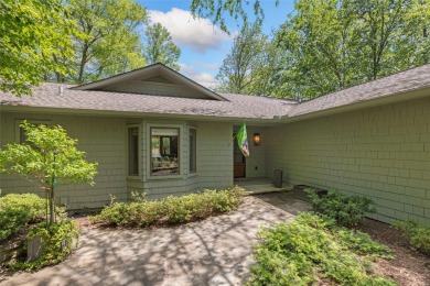 Enjoy the best of the country club living and the wonderful on Highlands Falls Country Club in North Carolina - for sale on GolfHomes.com, golf home, golf lot