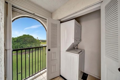 SPACIOUS 2/2 PENTHOUSE CORNER UNIT IN MANICURED 55+ LAKES OF on Inverrary Country Club in Florida - for sale on GolfHomes.com, golf home, golf lot