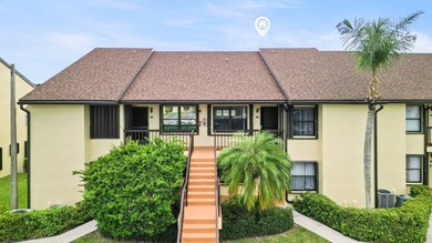 Welcome to your dream condo! this beautifully updated 2 bedroom on Forest Oaks Golf Club in Florida - for sale on GolfHomes.com, golf home, golf lot