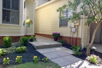 Welcome to Griffin Gate Community!  This one-level, 2 bedroom, 2 on Griffin Gate Golf Resort in Kentucky - for sale on GolfHomes.com, golf home, golf lot