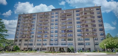 The Fountains luxury high rise living on Staten Island's north on Silver Lake Golf Course in New York - for sale on GolfHomes.com, golf home, golf lot