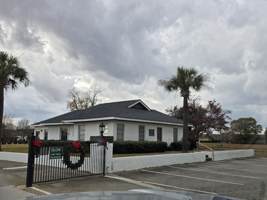 welcome to the beautiful and gated Santee Cooper Resort! Just on Santee-Cooper Country Club in South Carolina - for sale on GolfHomes.com, golf home, golf lot