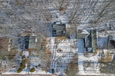 This beautifully remodeled 3-bedroom, 2-bathroom home comes on The Hideout Golf in Pennsylvania - for sale on GolfHomes.com, golf home, golf lot