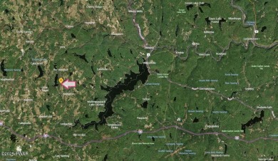 This beautifully remodeled 3-bedroom, 2-bathroom home comes on The Hideout Golf in Pennsylvania - for sale on GolfHomes.com, golf home, golf lot