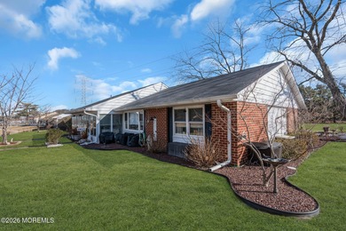 Welcome to this beautifully maintained lakefront Baronet II on Greenbriar Woodlands in New Jersey - for sale on GolfHomes.com, golf home, golf lot