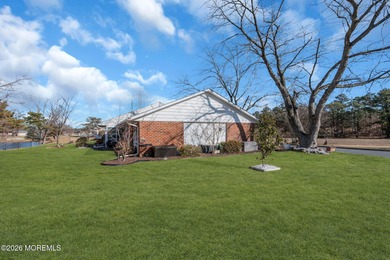 Welcome to this beautifully maintained lakefront Baronet II on Greenbriar Woodlands in New Jersey - for sale on GolfHomes.com, golf home, golf lot