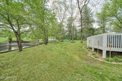 Welcome to LAKEFRONT Living at 104 Peace Pipe on a combined on Lake Tansi Village Country Club in Tennessee - for sale on GolfHomes.com, golf home, golf lot