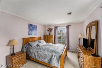 Great 2-bedroom, 1-bath condo ready for you to make it your own! on Fern Hill Country Club in Michigan - for sale on GolfHomes.com, golf home, golf lot