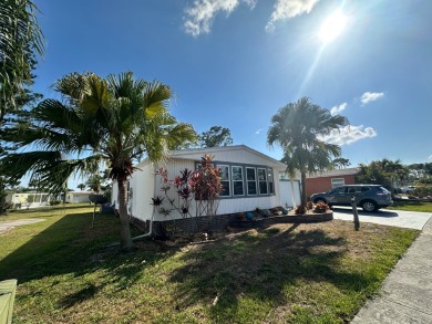 This beautiful 2-bedroom, 2-bathroom Barrington home is being on Del Tura Golf and Country Club in Florida - for sale on GolfHomes.com, golf home, golf lot