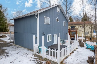 CHARMING POCONOS CHALET Upgraded & Lovingly Maintained 5BR 2BA on Pocono Farms Country Club in Pennsylvania - for sale on GolfHomes.com, golf home, golf lot