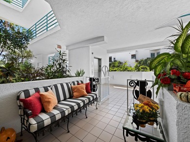 Perfectly positioned on Sarasota Bay at the southern end of on Links on Longboat Golf Club in Florida - for sale on GolfHomes.com, golf home, golf lot