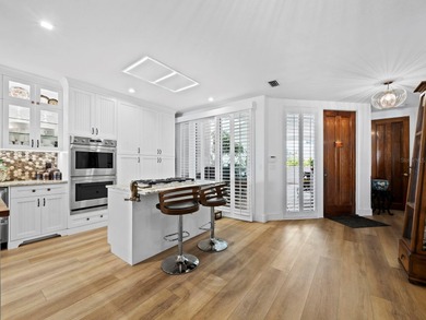 Perfectly positioned on Sarasota Bay at the southern end of on Links on Longboat Golf Club in Florida - for sale on GolfHomes.com, golf home, golf lot