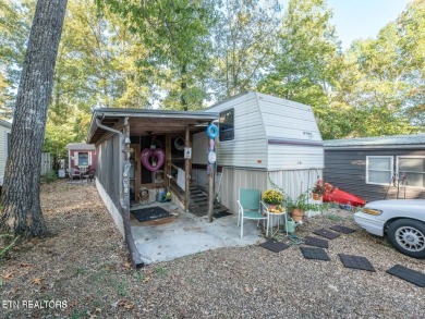 This charming property offers a newer washer and dryer, a on Lake Tansi Village Country Club in Tennessee - for sale on GolfHomes.com, golf home, golf lot