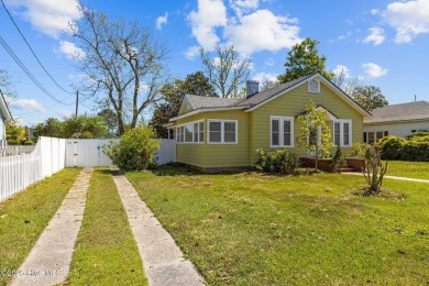 Charming Cottage in the Heart of Beaufort! Welcome home to this on North River Club in North Carolina - for sale on GolfHomes.com, golf home, golf lot