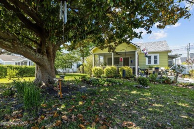 Charming Cottage in the Heart of Beaufort! Welcome home to this on North River Club in North Carolina - for sale on GolfHomes.com, golf home, golf lot