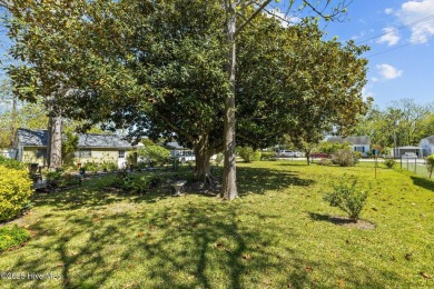 Charming Cottage in the Heart of Beaufort! Welcome home to this on North River Club in North Carolina - for sale on GolfHomes.com, golf home, golf lot
