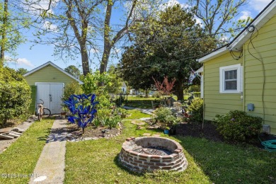 Charming Cottage in the Heart of Beaufort! Welcome home to this on North River Club in North Carolina - for sale on GolfHomes.com, golf home, golf lot