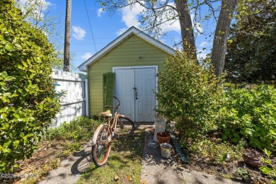 Charming Cottage in the Heart of Beaufort! Welcome home to this on North River Club in North Carolina - for sale on GolfHomes.com, golf home, golf lot