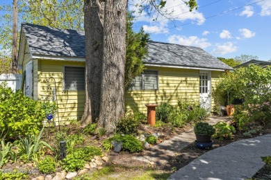 Charming Cottage in the Heart of Beaufort! Welcome home to this on North River Club in North Carolina - for sale on GolfHomes.com, golf home, golf lot
