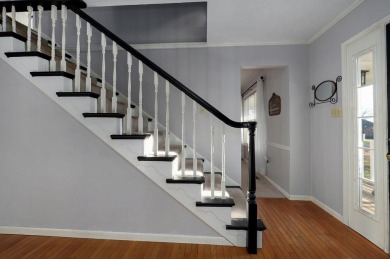 CALLING ALL GOLFERS & POOL LOVERS! Beautiful Home With An on Mt Vernon Municipal Golf Club in Missouri - for sale on GolfHomes.com, golf home, golf lot