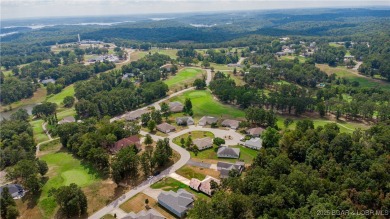GOLF COURSE COMMUNITY ON ALL ONE LEVEL, this home has a level on Indian Rock Golf Club in Missouri - for sale on GolfHomes.com, golf home, golf lot
