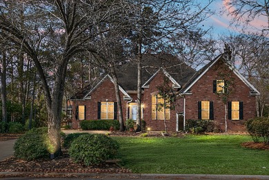 LUXURY POTENTIAL IN COOSAW CREEK COUNTRY CLUB!!Situated in the on Coosaw Creek Country Club in South Carolina - for sale on GolfHomes.com, golf home, golf lot