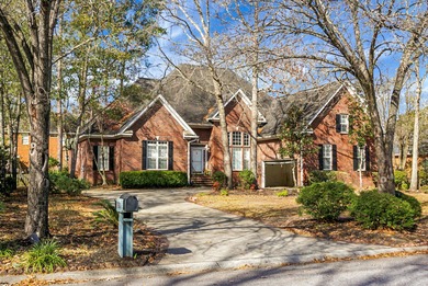 LUXURY POTENTIAL IN COOSAW CREEK COUNTRY CLUB!!Situated in the on Coosaw Creek Country Club in South Carolina - for sale on GolfHomes.com, golf home, golf lot