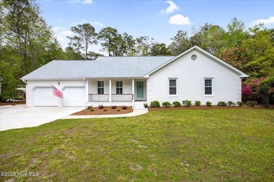 YOU can be home for CHRISTMAS! Seller is offering $5000 Buyer on Olde Point Golf and Country Club in North Carolina - for sale on GolfHomes.com, golf home, golf lot