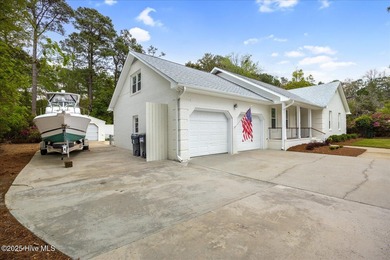 YOU can be home for CHRISTMAS! Seller is offering $5000 Buyer on Olde Point Golf and Country Club in North Carolina - for sale on GolfHomes.com, golf home, golf lot