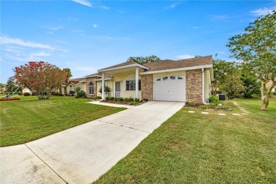 Discover Carefree Living in Beautiful Ocala Palms Golf & Country on Ocala Palms Golf and Country Club in Florida - for sale on GolfHomes.com, golf home, golf lot