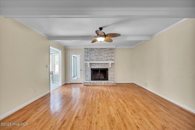 YOU can be home for CHRISTMAS! Seller is offering $5000 Buyer on Olde Point Golf and Country Club in North Carolina - for sale on GolfHomes.com, golf home, golf lot