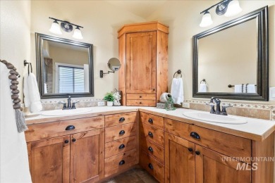 Motivated sellers! This stunning 5-bedroom, 2.5-bathroom custom on Hunters Point Golf Club in Idaho - for sale on GolfHomes.com, golf home, golf lot