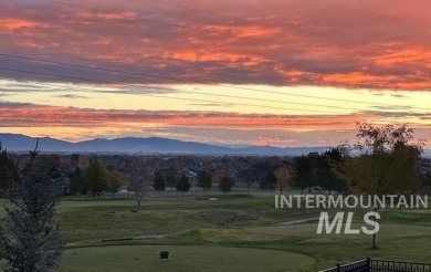 Motivated sellers! This stunning 5-bedroom, 2.5-bathroom custom on Hunters Point Golf Club in Idaho - for sale on GolfHomes.com, golf home, golf lot