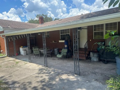 Seller accepting offers thru 8/26/25 Huge Corner lot and plenty on Hyde Park Golf Club in Florida - for sale on GolfHomes.com, golf home, golf lot