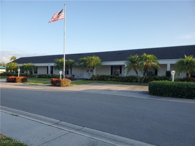 MOTIVATED SELLER! MAKE AN OFFER! This 2-bedroom+den / 2 bath on Myerlee Country Club in Florida - for sale on GolfHomes.com, golf home, golf lot